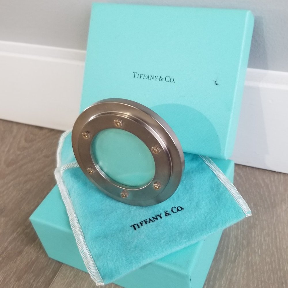 Tiffany & Co. Blue and Silver Round Frame Accent
